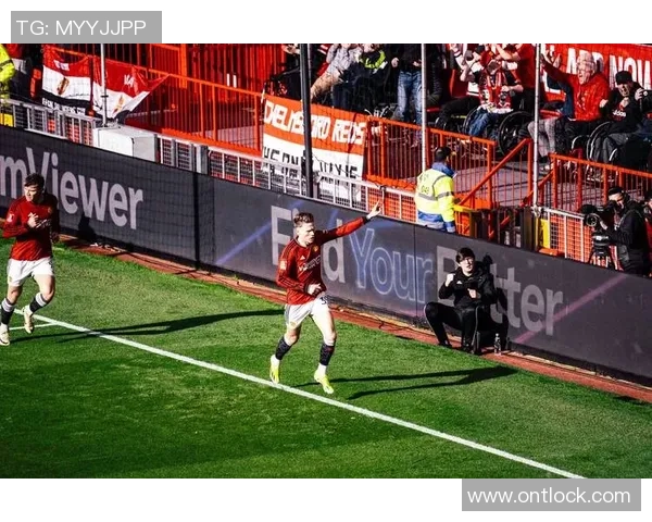 足总杯焦点战切尔西与利物浦战平争议判罚引发全场热议