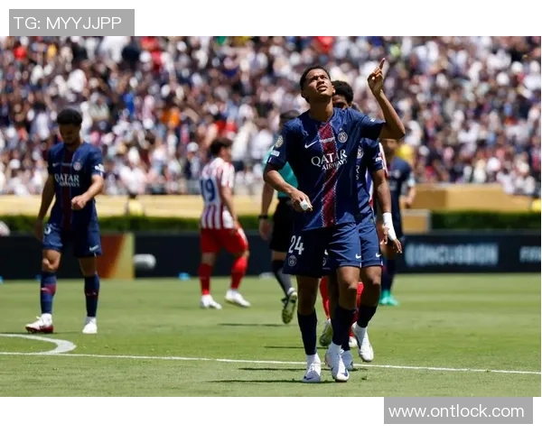 中超精彩对决:里昂凭乌龙球绝杀巴黎圣日耳曼全场沸腾 中超精彩对决:里昂凭乌龙球绝杀巴黎圣日耳曼全场沸腾