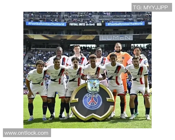 巴黎圣日耳曼大胜波尔图五球引发争议判罚全场沸腾 巴黎圣日耳曼大胜波尔图五球引发争议判罚全场沸腾