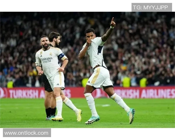 德甲激战：那不勒斯狂胜皇马红牌争议引发全场热议