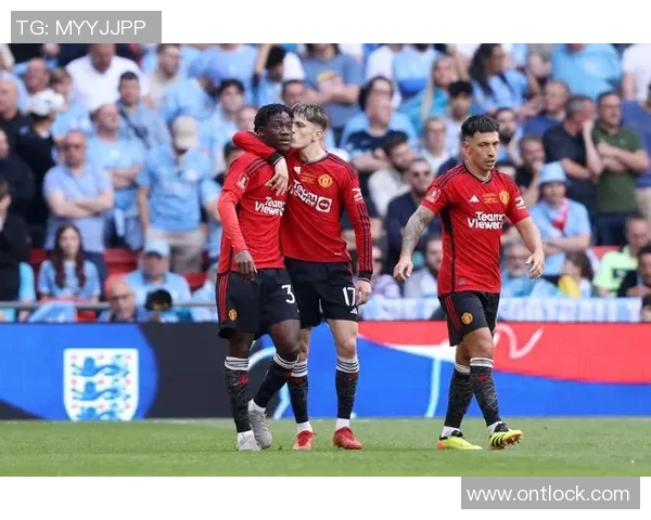 曼联足总杯大胜那不勒斯球星帽子戏法点燃全场激情